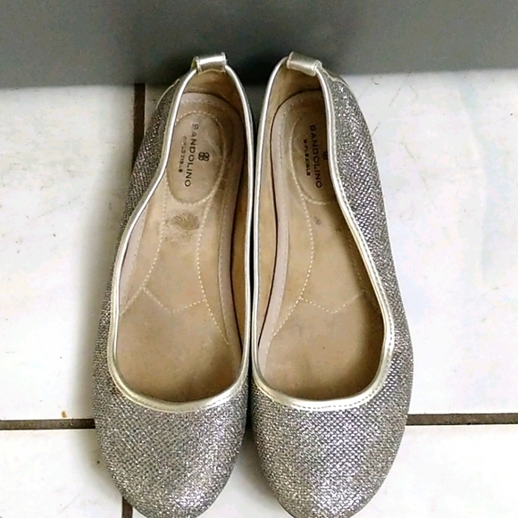 Flats - Picture 1 of 2